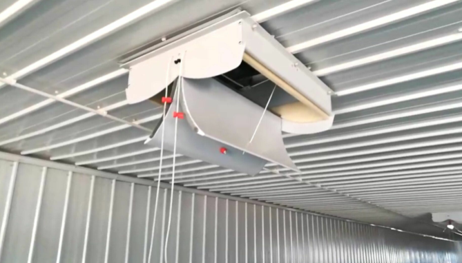 亚洲成人在线免费观看通（tōng）風窗